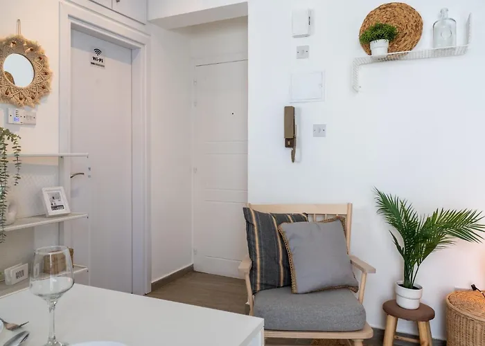 Orchid's Cozy & Balcony In Apartmán Larnaca