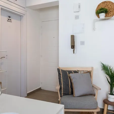 Orchid's Cozy & Balcony In Apartman Lárnaka