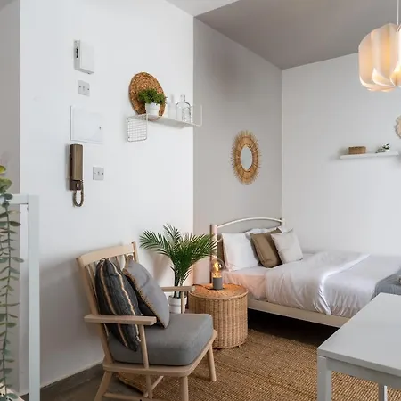 Orchid's Cozy & Balcony In Διαμέρισμα *