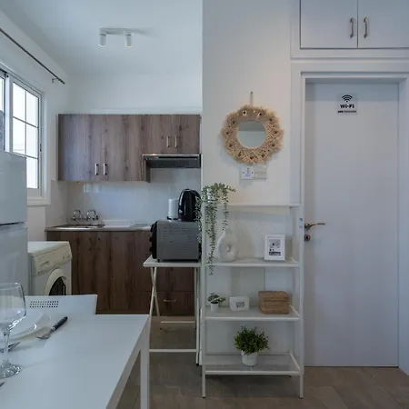 Διαμέρισμα Orchid's Cozy & Balcony In Λάρνακα