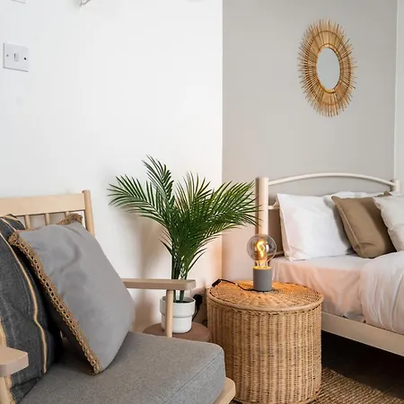 Orchid's Cozy & Balcony In Apartman Lárnaka